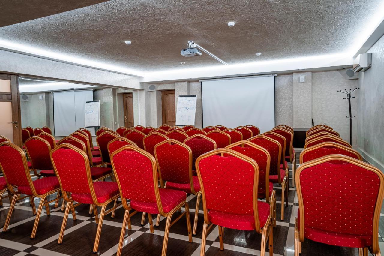 Valencia Hotel Krasnodar Ngoại thất bức ảnh