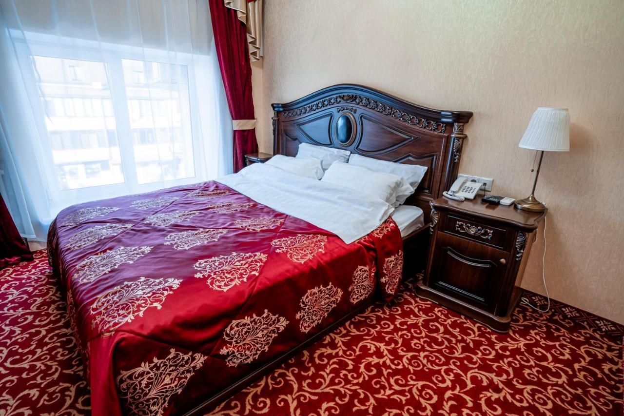 Valencia Hotel Krasnodar Ngoại thất bức ảnh