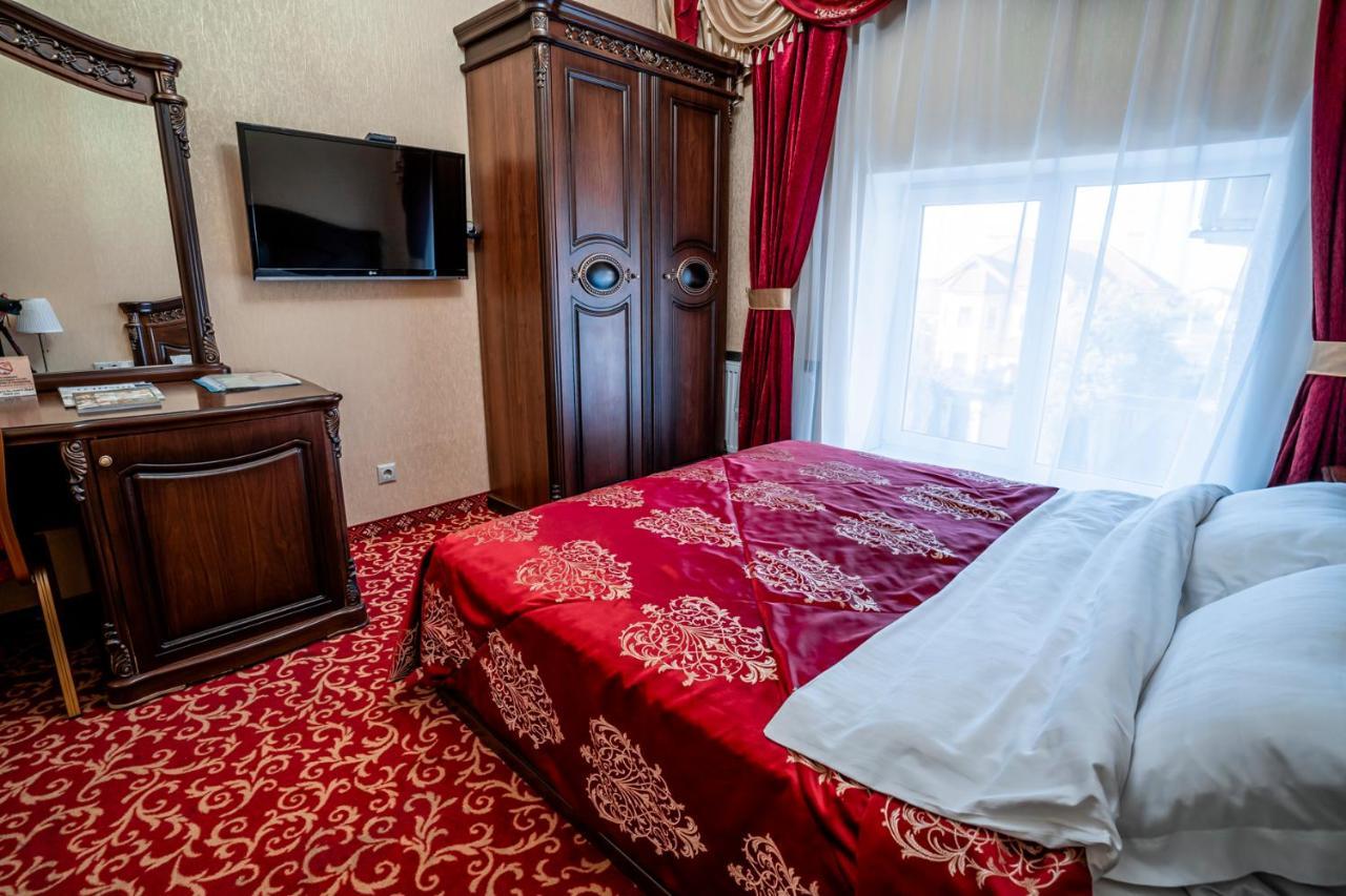 Valencia Hotel Krasnodar Ngoại thất bức ảnh