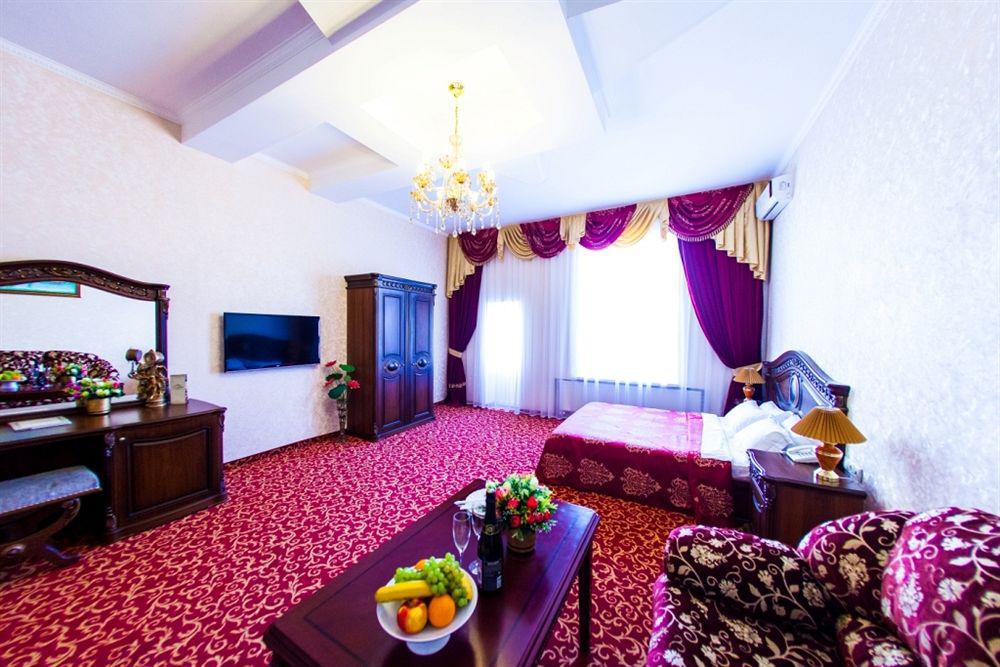 Valencia Hotel Krasnodar Ngoại thất bức ảnh