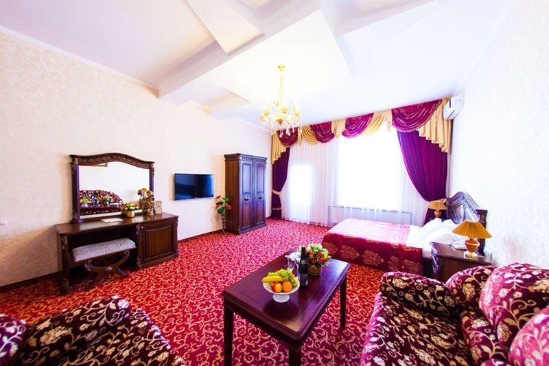 Valencia Hotel Krasnodar Ngoại thất bức ảnh