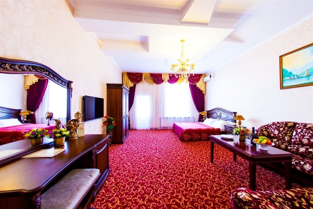 Valencia Hotel Krasnodar Ngoại thất bức ảnh