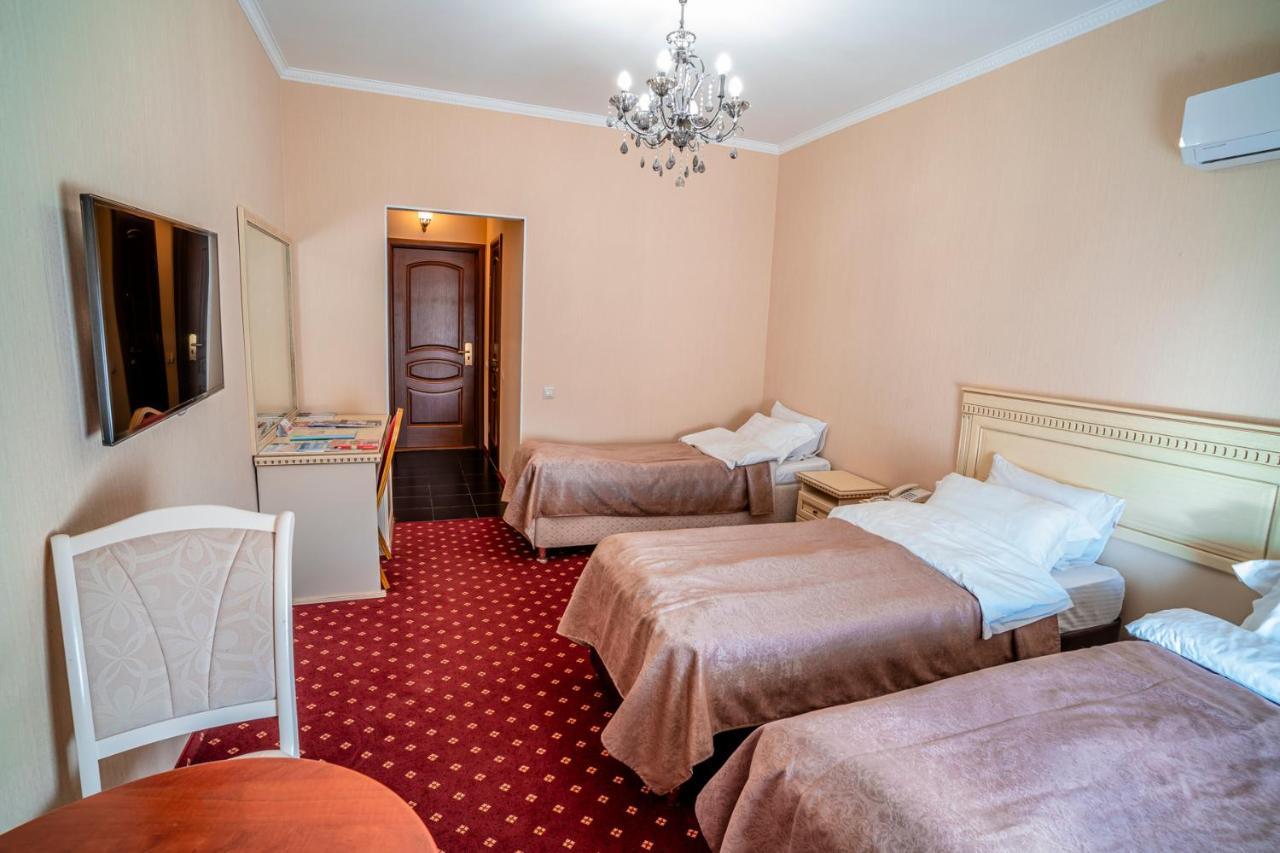 Valencia Hotel Krasnodar Ngoại thất bức ảnh